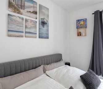 One-Bedroom Apartment with Terrace