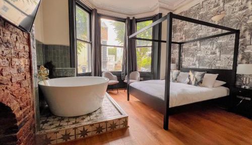 Deluxe Double Room with Bath