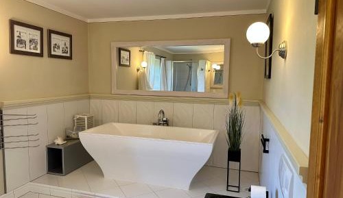 Deluxe Double Room with Bath