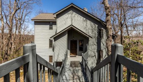 Three-Bedroom Holiday Home 