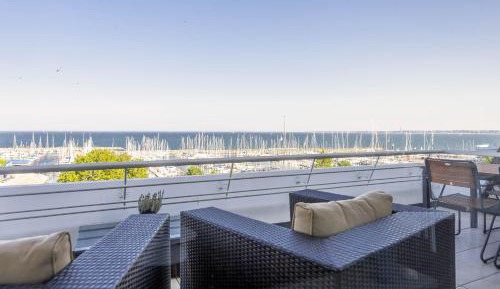Studio Apartment with Sea View
