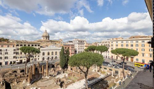 Deluxe Double or Twin Room with City View