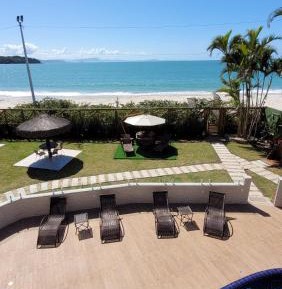 Deluxe One-Bedroom Apartment with Sea View
