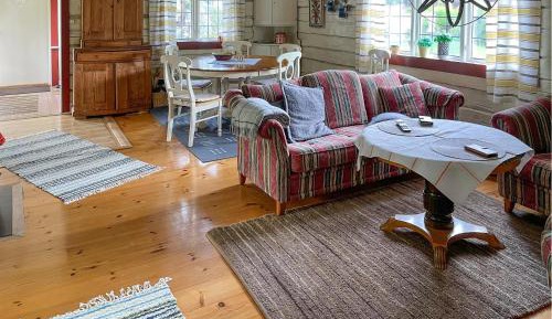 Three-Bedroom Holiday Home 