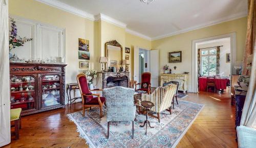 Seven-Bedroom Holiday Home