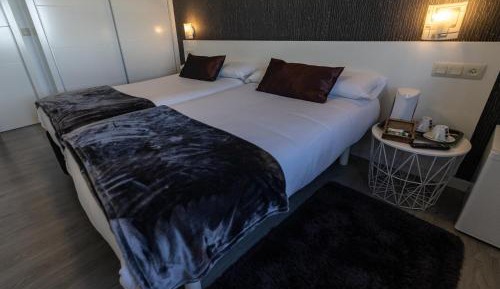 Standard Twin Room with Sea View