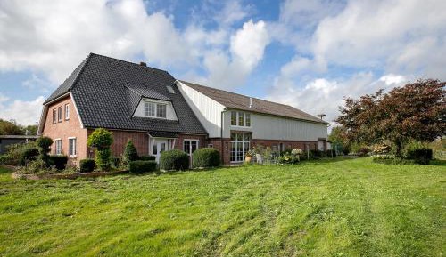 Three-Bedroom Superior Apartment