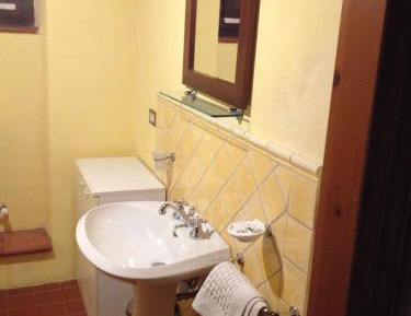One-Bedroom Apartment (5 Adults)