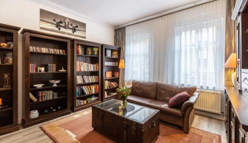 Superior One-Bedroom Apartment