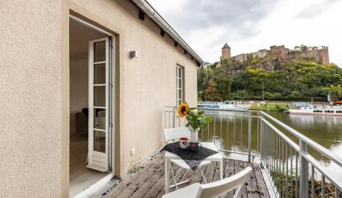 Superior One-Bedroom Apartment with Balcony