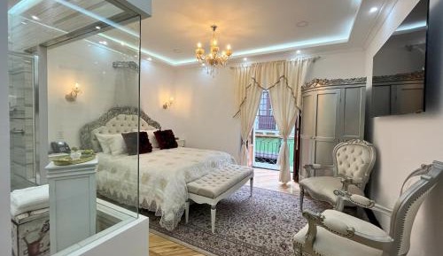 Suite with Balcony