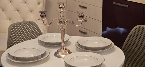 One-Bedroom Deluxe Apartment