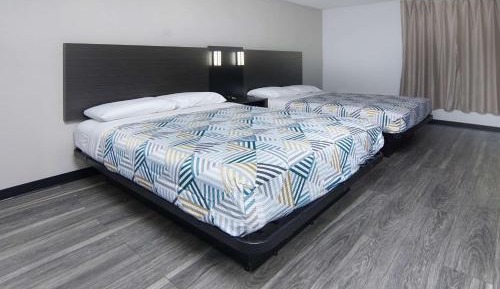 Queen Room with Two Queen Beds - Non-Smoking