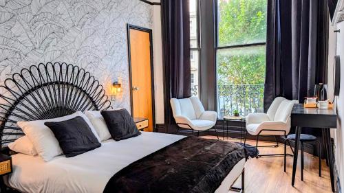 Double Room with Balcony and Sea View