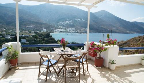 Two Connected Studios with Sea View