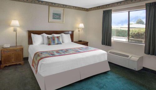 King Room - Mobility Access/Non-Smoking