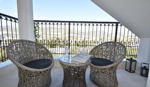 One Bedroom Apartment