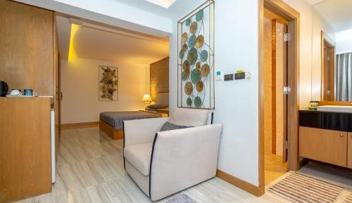 Junior Suite with Pool View