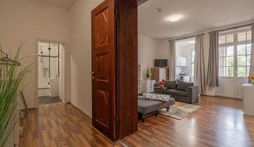 One-Bedroom Apartment with Balcony