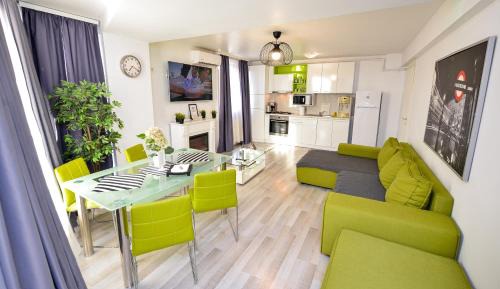 Superior One-Bedroom Apartment with Balcony