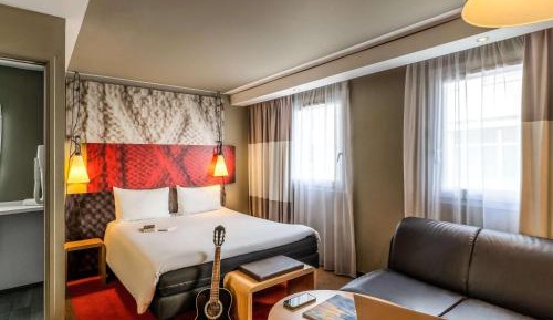 Premium Room with One Double Bed and One Single Bed 