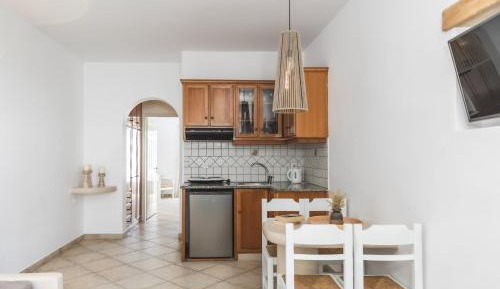 Deluxe One-Bedroom Apartment