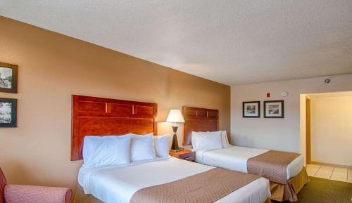 Quadruple Room with Two Queen Beds and Balcony - Non Smoking/Interior Hall