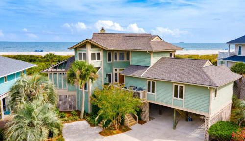 Six-Bedroom House