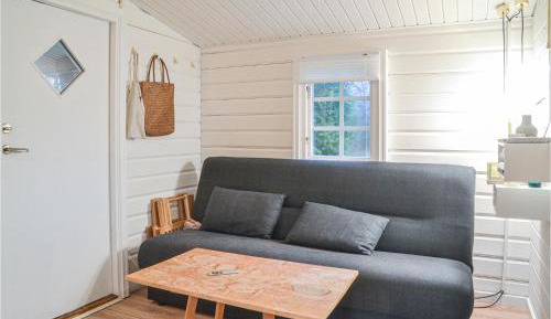 One-Bedroom Holiday Home