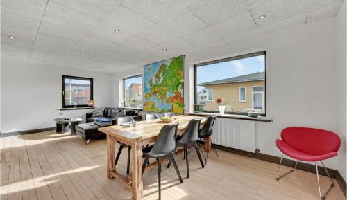 Three-Bedroom Holiday Home 