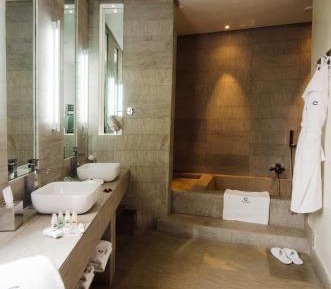 Family Suite (4 Adults)