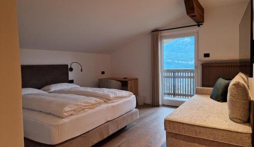 Deluxe Double or Twin Room with Balcony