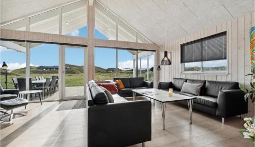 Nine-Bedroom Holiday Home
