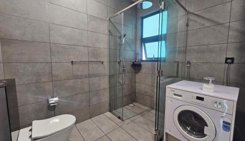 Three-Bedroom Deluxe Apartment