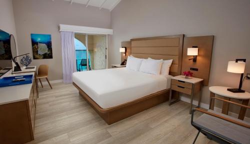 Deluxe Ocean Front Guest Room