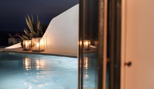 Belvedere Suite with Plunge Pool and Caldera View