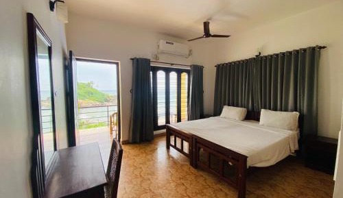 Double or Twin Room with Sea View