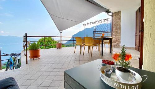 Apartment with Lake View