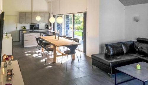 Four-Bedroom Holiday Home