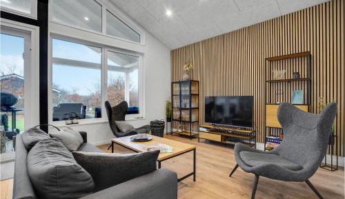 Three-Bedroom Holiday Home 