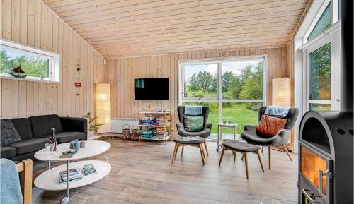 Three-Bedroom Holiday Home 