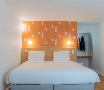 Standard Room - 1 Room - 1 King Bed