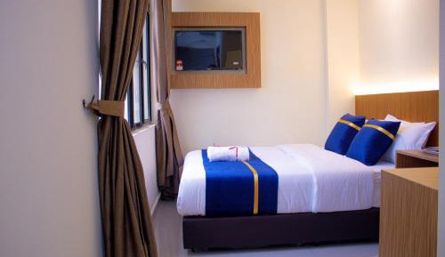 Deluxe Queen Room