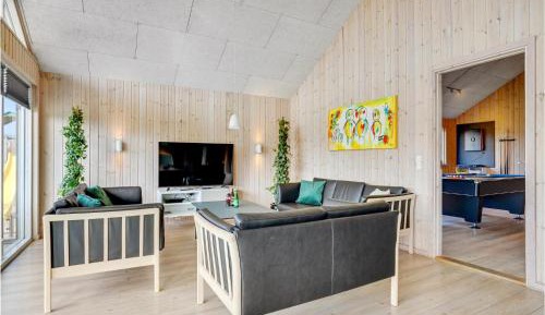 Six-Bedroom Holiday Home