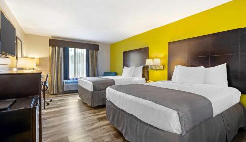 Queen Room with Two Queen Beds - Non-Smoking
