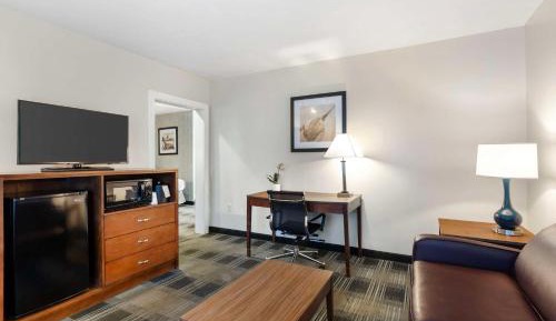 Queen Suite with Two Queen Beds - Non-Smoking