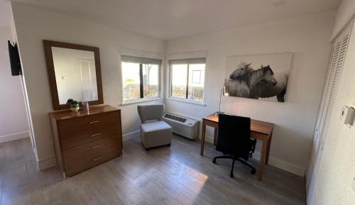 Deluxe Studio