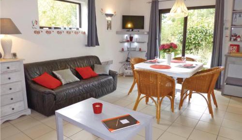 One-Bedroom Holiday Home