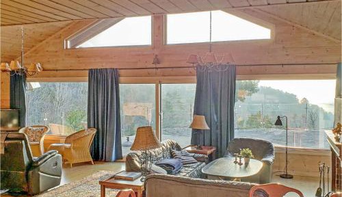 Three-Bedroom Holiday Home 