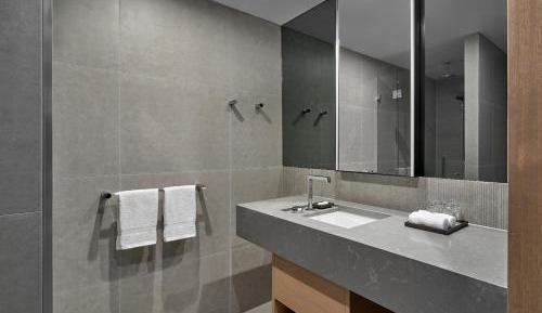 King Suite with City View